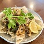 Torattoria Tsukidi Paradhizo - ■本日入荷した魚介のフリット３種（イカ・海老・小魚）
                        
                        以前にイタリアで、こんな単純な料理が何故こんなにも旨いのか！と感動させられたそのものの味♪
                        特に、イカがうまい〜。