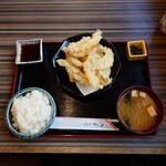 魚八 - 昼定食 天ぷら、950円