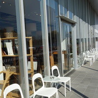 PASTA HOUSE AWkitchen FARM 多摩センター店 - 全面ガラス張り