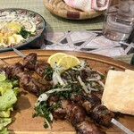 アラブ料理専門店 七つの丘 SEVEN HILLS - ラム肉のBBQ、アラブパン