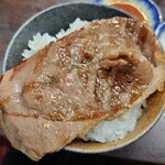 スタミナ苑 - オン・ザ・ライス