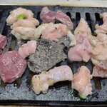 スタミナ苑 - ミックスホルモン(塩)　