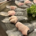 太助 - 料理写真:皮剥の造り