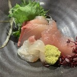 海の駅しおさい市場 - 地魚の刺身。