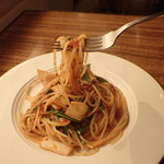 Gradevole - 花イカとルーコラのトマトソーススパゲッティ（麺）