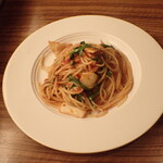 Gradevole - 花イカとルーコラのトマトソーススパゲッティ