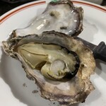 海の駅しおさい市場 - 焼き牡蠣。