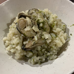 海の駅しおさい市場 - 牡蠣は6個/1合入り。