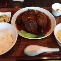 杏梨　チャイニーズキッチン 品川インターシティ店 - ズワイ蟹入りフワフワ肉団子と冬大根のみぞれ煮込み
