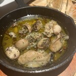 炉端焼き鳥 鶏彩 - ＊ 牡蠣とマッシュルームのアヒージョ