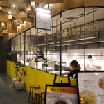 黄金の塩らぁ麺 ドゥエ イタリアン 東急プラザ渋谷店 - ドゥエ・イタリアン　東急プラザ渋谷店