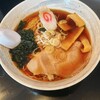 なお井 - このスープ、(1番いい意味で)普通に美味しい醤油ラーメンですよ！最強！！