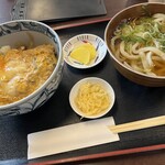 Nakano Ya - 玉子丼とミニうどん