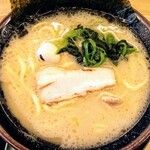 Yokohama Iekei Ramen Miyamoto Shouten - 醤油ラーメン