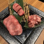 中目黒焼肉 登牛門 - 