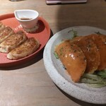 GYOZA SHACK - シャック餃子(左)エビマヨ餃子(右)