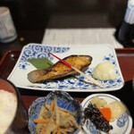 炭火焼魚店 白銀屋 - 