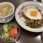 許厨房 - 魯肉飯セット