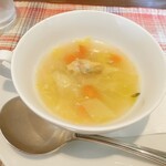 ビストロ アン ファミーユ - アサリと野菜のブイヨンスープ