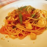 ビストロ アン ファミーユ - ①ヤリイカと小柱、海老のトマトパスタ