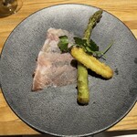 洋食 おがた - アスパラガスのフリット　自家製生ハム