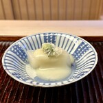 緒方 - 丸大根　蕗の薹　カリフラワーソース