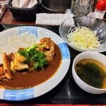 町の洋食屋さん 正幸 - 鶏ソテー乗せ欧風カレーライス