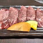 焼肉 わがんせ - 特撰が一組前で売切れ！　致し方なく、上タン塩を！