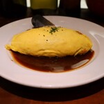 Kitchen CotoCoto - 火曜限定 オムライスランチ(1,200円)
      自家製ドミグラスソース&魚介のクリームソース
      ベビーリーフサラダ付き