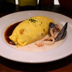 Kitchen CotoCoto - 火曜限定 オムライスランチ(1,200円)
                      自家製ドミグラスソース&魚介のクリームソース
                      ベビーリーフサラダ付き