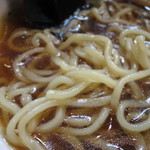 麺屋彩々 - 醤油らーめんの麺(アップ)