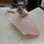 たつみ寿司 - 　鮃　塩ゆずおろしとアンチョビ