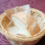 ラ スフォリーナ - パスタランチ 1300円 のパン