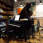 Cafe & Livespot FJ's - 