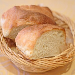 パスタランチ 1800円 のパン