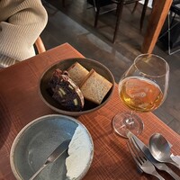 Bistro yen - 食パン(?)と、チョコとオレンジ