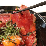ローストビーフ丼専門店 肉と共に生きる - 