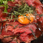ローストビーフ丼専門店 肉と共に生きる - 