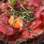 ローストビーフ丼専門店 肉と共に生きる - 
