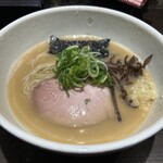 鶏の骨 - 鶏の骨ラーメン ¥950（価格は訪問時）