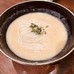 うにと牡蠣と日本酒と 食堂うに61 - 3品目。カツオの1番出汁のなんとか