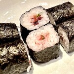 鮨榮 - うめしそ巻