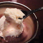 銀座焼肉 seigou - 桜のアイスクリーム