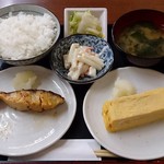 かめや - かめや ＠根津 さわらみそ漬と玉子やきが惣菜の “おすすめ定食 850円”