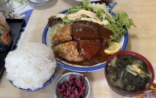 文福飯店 - ハンバーグ定食¥1,300