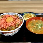 Yoshinoya - あたまの大盛りTP卵、お新香、豚汁