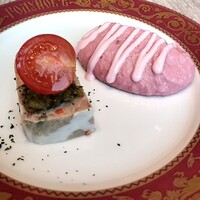 ゴドノフ東京 丸ビル店 - ビーツのポテトサラダとパテ・ド・カンパーニュ