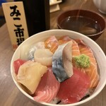 Miko Ichiba - 海鮮丼¥1,000