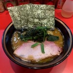 横浜家系総本山 吉村家直系店 ラーメン内田家 - ラーメン、かため