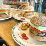 ダコタ ラスティック テーブル - 